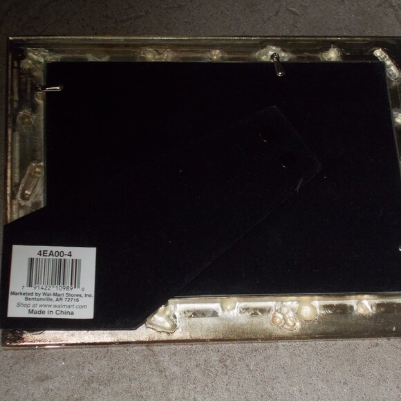 New, Unique baby metal frame, 9"x7" displaying multi size pictures - Picture 4 of 4